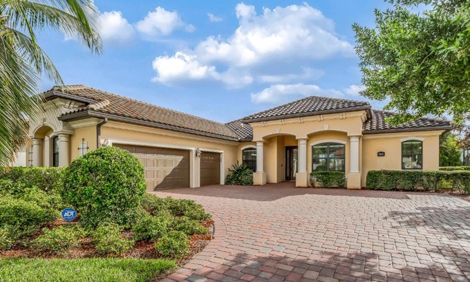 Bonita Springs House | Lisburn Lake View