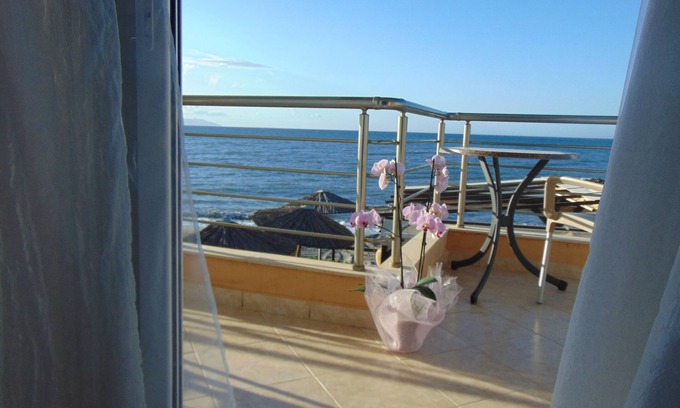 Agia Marina Apartment | Litinas Casa - In front of the Sea