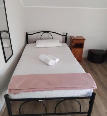 Karousades Apartment | Litsa House