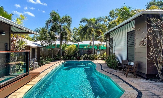 Horseshoe Bay House | Little Banyak - Horseshoe Bay