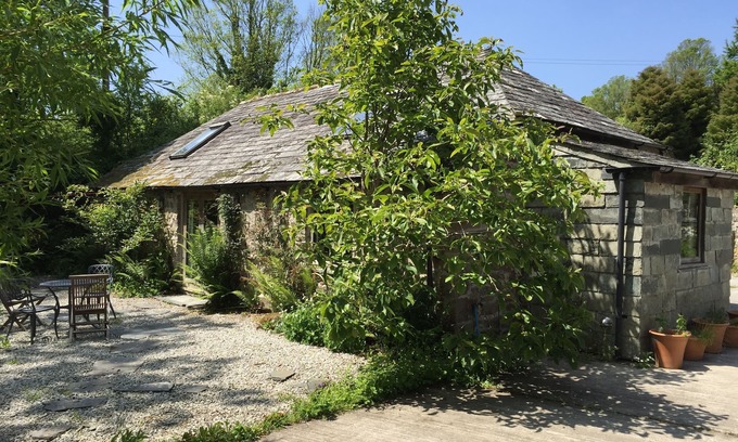 Saint Kew House | Little Barn - Cosy barn in pretty garden near Port Isaac