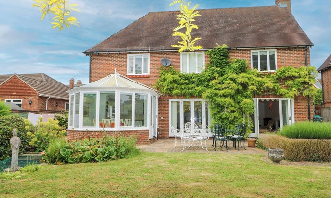 Tenterden Cottage | LITTLE BIRCHES, pet friendly, with a garden in Tenterden