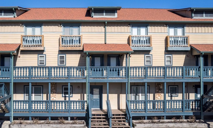 Helen Condo | Little Black Bear -Hot tub, Grill, Kitchen,