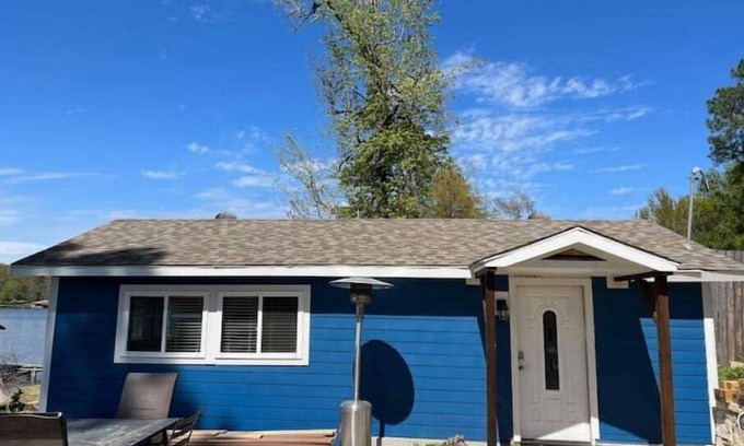 Mineola Cabin | Little Blue Cabin by Lake Holbrook