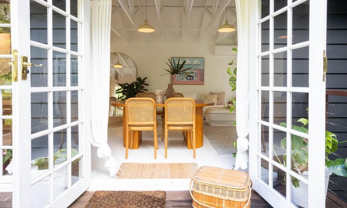 Bangalow Cottage | Little Brae Cottage - 2 bedroom, 2 Bathroom Cosy, peaceful, effortlessly styled to perfection