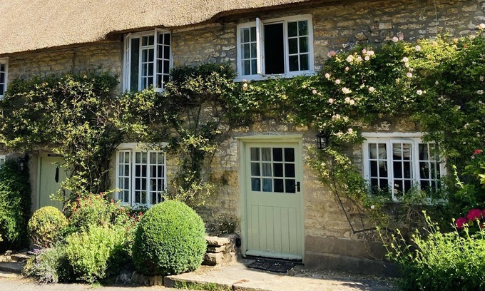 Puncknowle Cottage | LITTLE BURWELL, pet friendly, character holiday cottage in Puncknowle