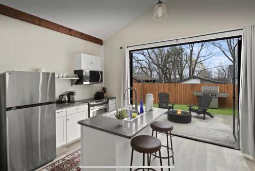 Canandaigua House | Little Cabin by The Lake