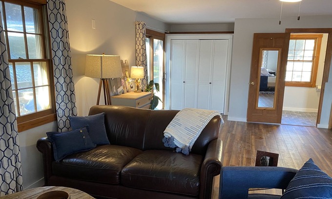 Pomfret Cottage | Little Cottage in Pomfret