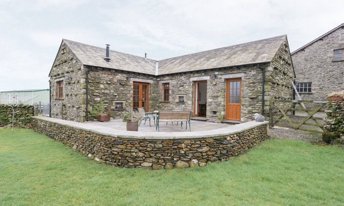 Kendal Cottage | LITTLE CRAKE HOWE, family friendly in Selside Near Kendal