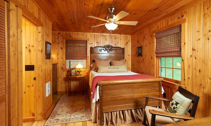 Fleetwood Cabin | Little Creek/Antique Log Cabin-Near Boone/Parkway