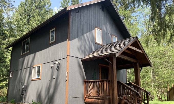 Paradise Estates Cabin | Little Creek Cabin near Mt Rainier