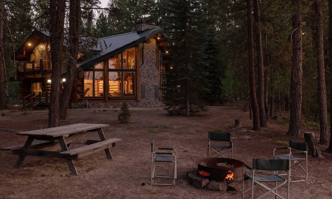 La Pine Cabin | Little Deschutes Wildlife Lodge - Riverfront Cabin