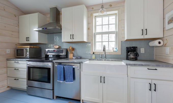 Nantucket Town House | Little Dipper - centrally located cottage