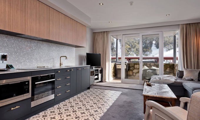 Thredbo Apartment | Little Drift Ski Studio - Squatters 3