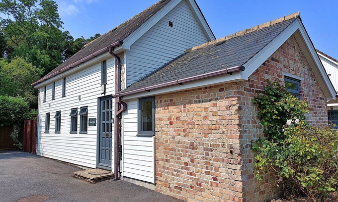 Liverton Cottage | Little Dunley - Lake View