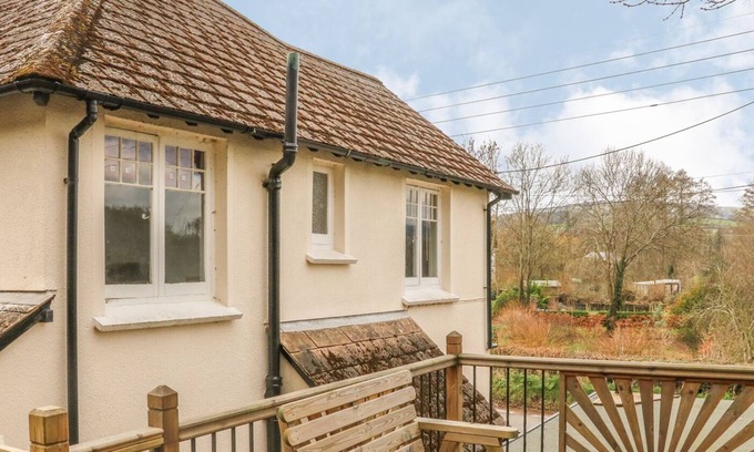 Minehead Cottage | LITTLE FARTHINGS, pet friendly, character holiday cottage in Dunster