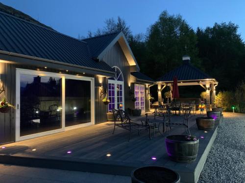 West Laroch Cabin | Little Fox Lodge Luxury Hideaway with Hot Tub Glencoe Near Fortwilliam