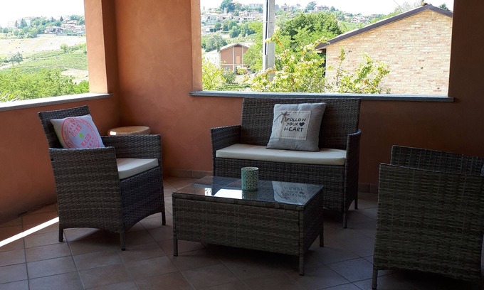 Agliano Terme House | LITTLE FROG on UNESCO Piedmont Langhe Monferrato WINE HILLS. Garden BBQ pingpong