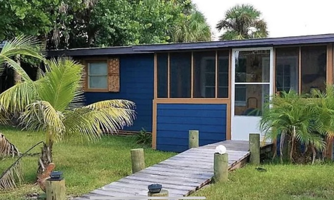 Placida House | Little Gasparilla Island Beach House "Gasparilla Breeze"! Relax and gaze at the🏝