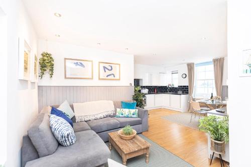 Swanage Apartment | Little Gem