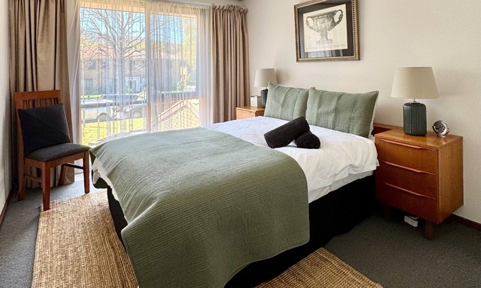 Braddon Apartment | Little Gem in the City