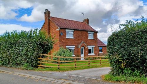 Ripon House | Little Harries Cottage - surrounded by open fields