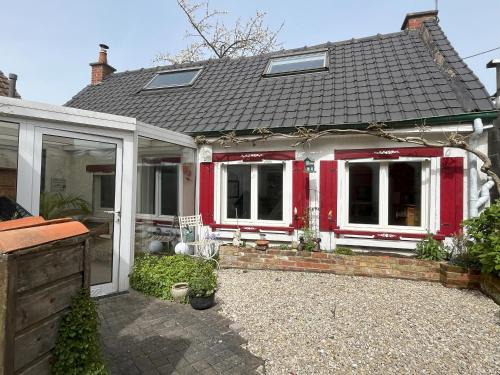 Sainghin-en-Melantois House | Little Home