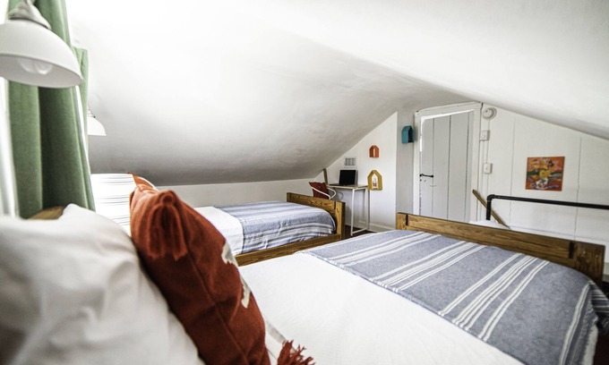 Staunton House | Little House in Historic Downtown Staunton - short walk to shops, dining, & more