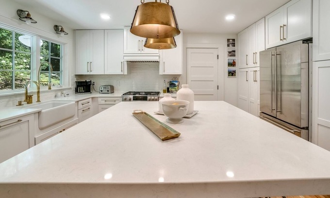 Lake Sequoyah House | Little House In The Woods | Stunning Kitchen With Designer Touches