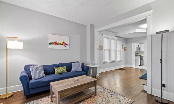 Ferndale House | Little House on Laprairie - Long Term Availability - Near DT Ferndale & Detroit