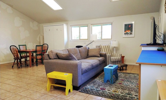 White Salmon House | LITTLE HOUSE on the HILL - Gorge Getaway Home Base