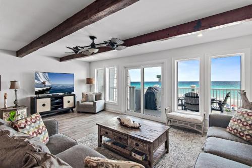 Frangista Beach House | Little House on the Beach