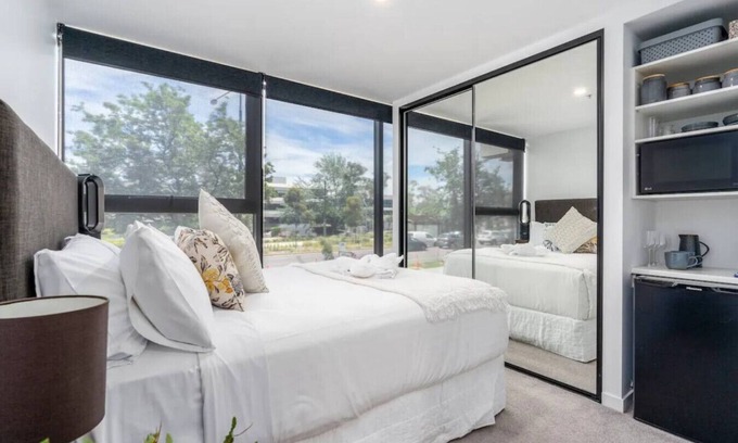 Braddon Apartment | Little Midnight 2 in the heart of town