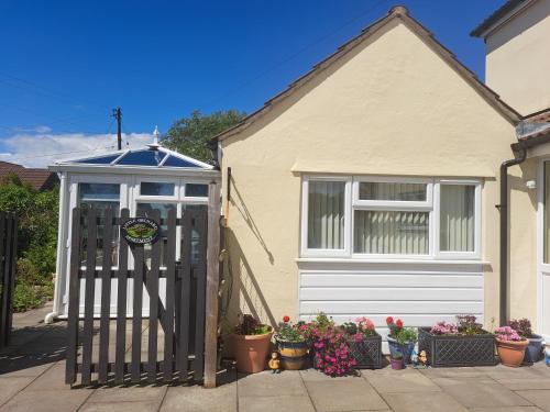 Coalpit Heath Apartment | Little Orchard Apartment