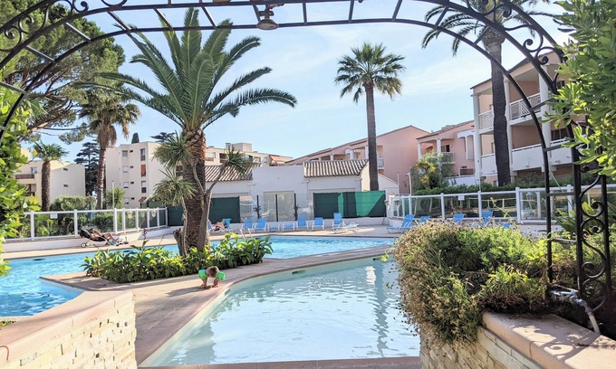 Golfe Juan Apartment | Little paradise 5 minutes from the beach Parking Swimming pool Tennis free of charge