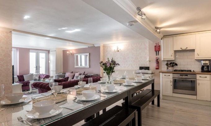 Brighton House | Little Paris - Parking - by Brighton Holiday Lets