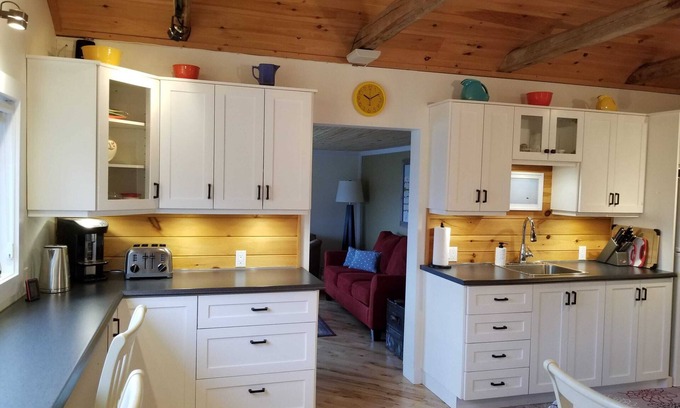 Newfoundland House | Little Pike Summary: