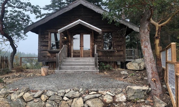 Eastsound House | Little Refuge in town