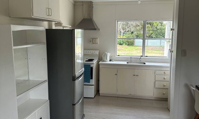 Ruakaka House | Little Ruakākā Beach Bach