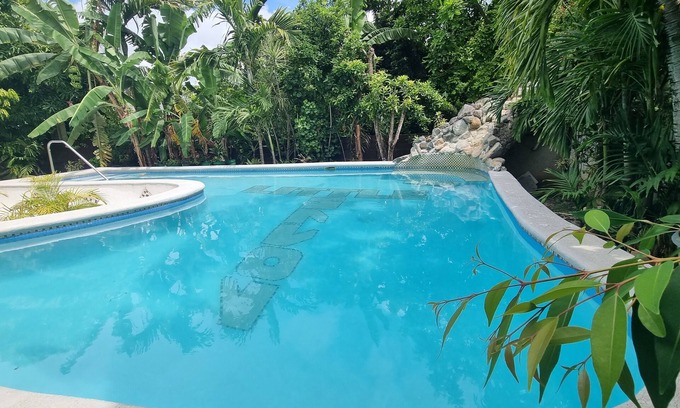 Runaway Bay House | Little Savoy Guest House