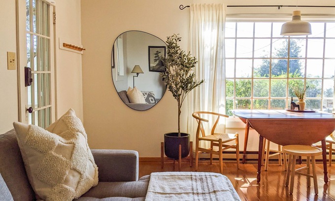 Olga Cabin | Little Stuga - Cozy, Private, Walk to water w/views