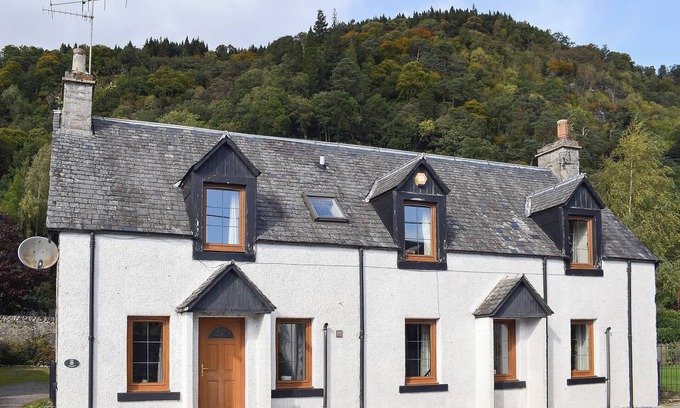 Weem Cottage | Little Tigh Craggan - UK10204