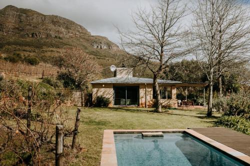 Stellenbosch House | little villa in the vineyard