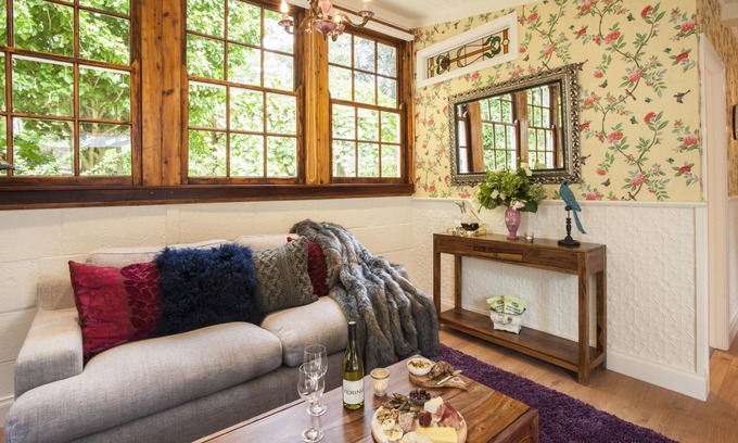 Tecoma Cottage | Little Violet - This beautifully recrafted cottage for 1 couple has been styled for you by an interior decorator.