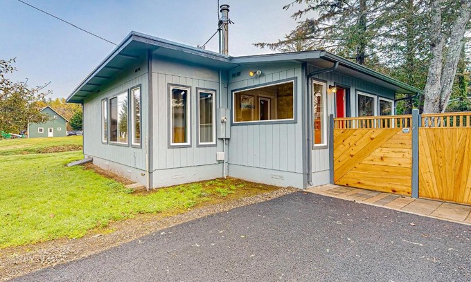 Coos Bay House | Little Wygant Road Retreat