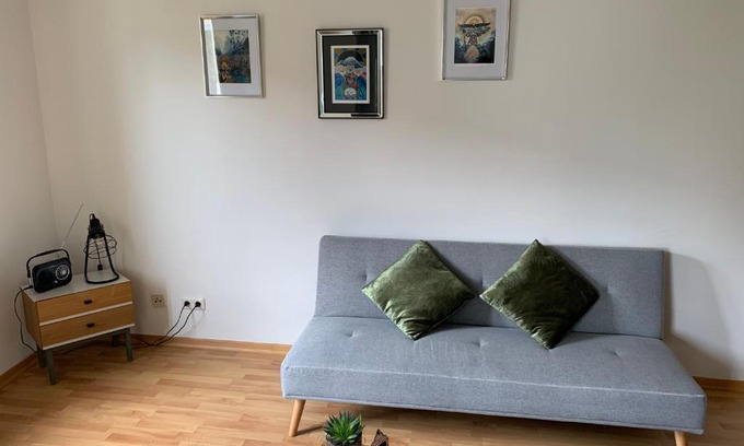 Lindenau Apartment | Live easy with balcony,Netflix, quiet, close to Football stadium, direct train connection, Espresso maker