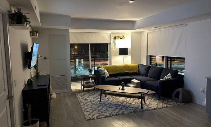 Henry Farm Apartment | Live in Luxury in Upper North York