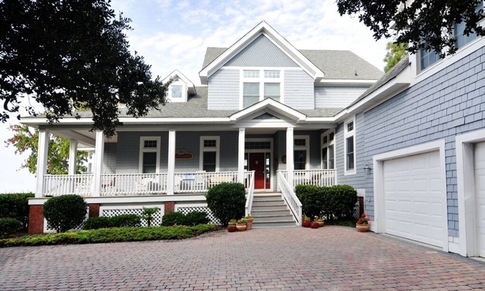 Corolla House | Live Oak Landing: Shared Pool, Spa, Great Views!