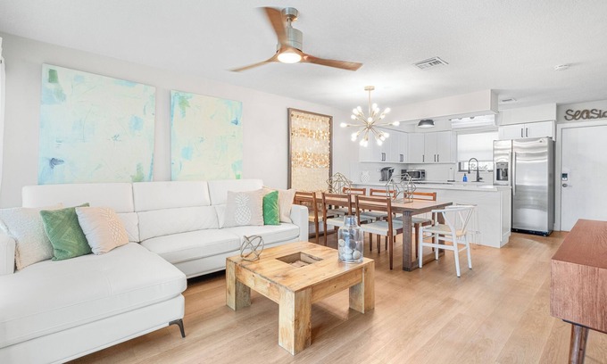 Key Largo House | LIVE THE LAVISH KEYS LIFE! Voted Best Vacation Rental in Key Largo! Casa Palma