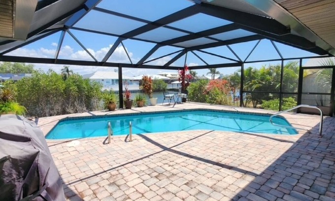 Apollo Beach House | Live the Waterfront Dream: Pool, Dock, Kayaks & Paddleboards Await!